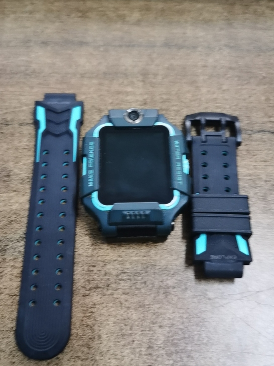 小天才9成新Z6带充电线 功能正常 成色很...