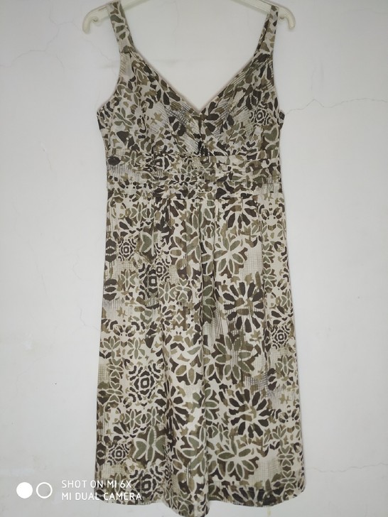 夏季裙子 吊带碎花裙 仙气森系 ，低价出售。