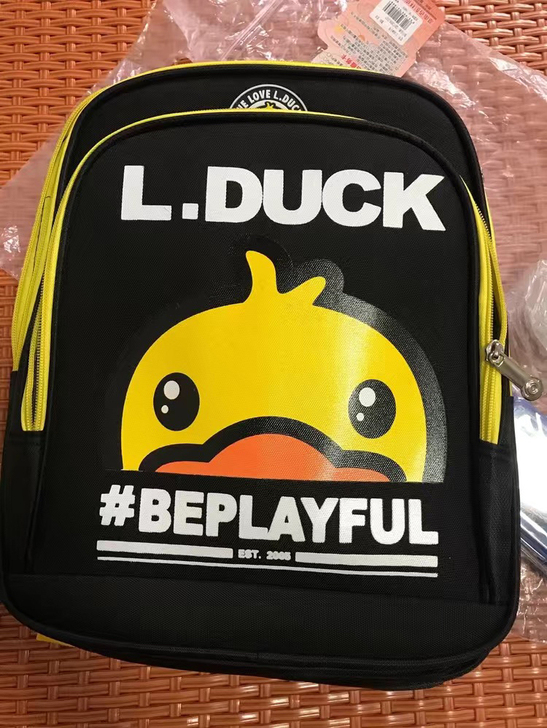 闲置转出 超大超可爱Ｌ．Ｄｕｃｋ书包，容量...