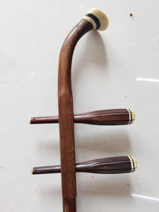 二胡，皮子得从新蒙，全新老二胡，除了皮子都...