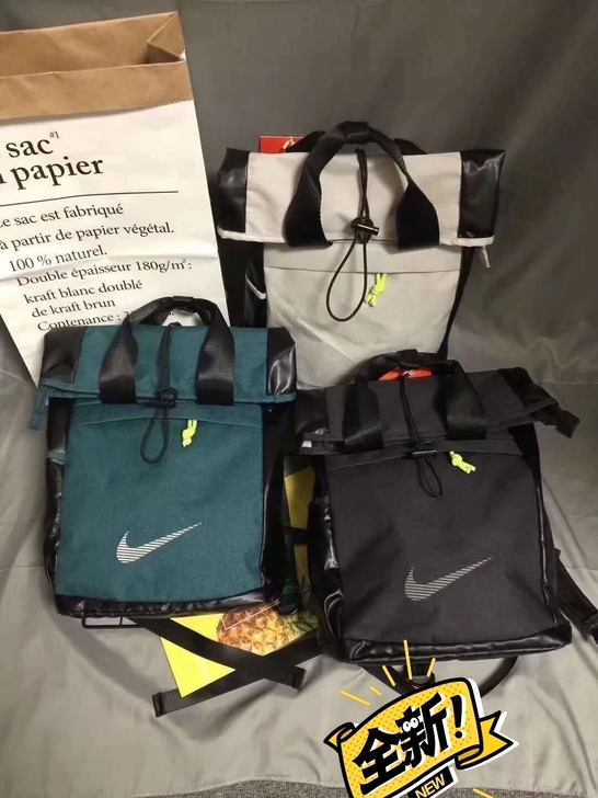 双肩包  也不多介绍 买到就是赚到感兴趣的...