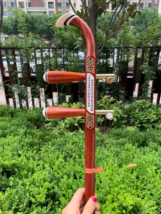 处理苏州手工老红木二胡 原价1200多块钱...