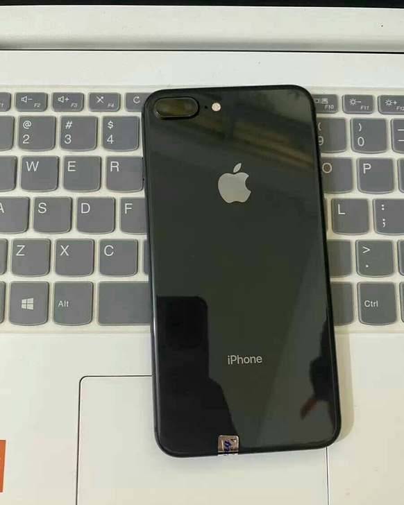 苹果8p国行黑色256g