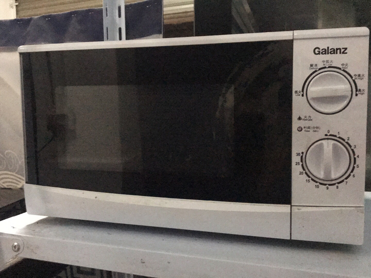 最后几天营业，最后一个微波炉出了，很新，使...