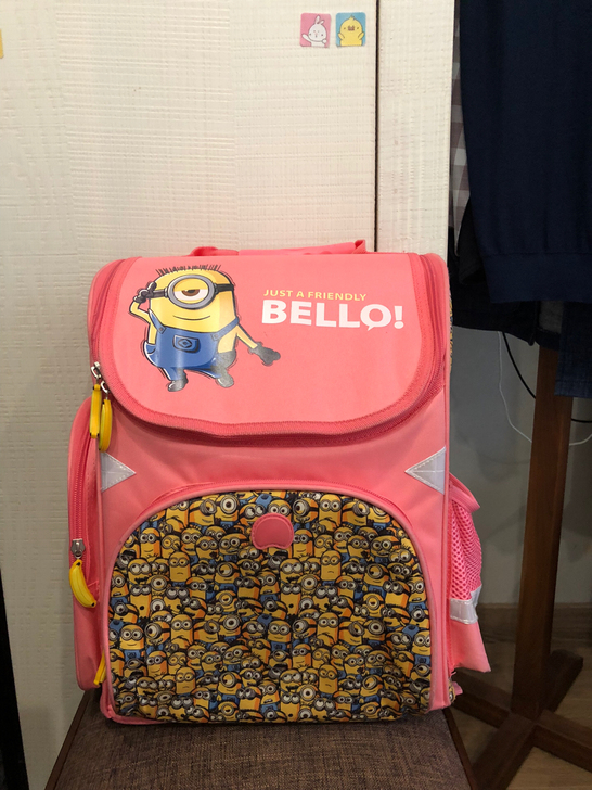 小黄人书包，孩子背过几次，不喜欢这个图案就...
