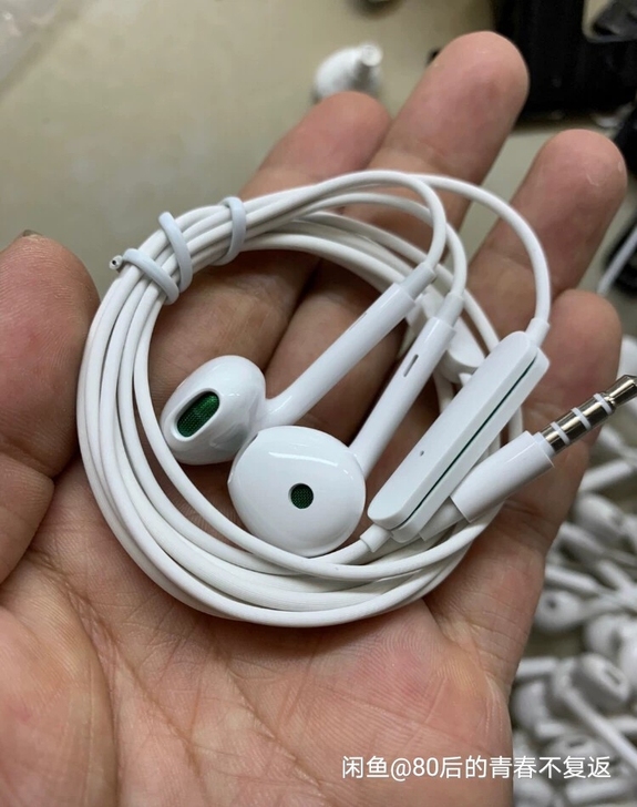 oppo耳机 reno3专用耳机全新新!