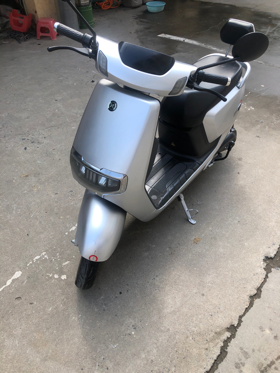 新日电动车，成色新，60.20五块电池，半...