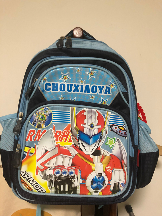 铠甲勇士书包。双肩包全新闲置无吊牌。规格:...