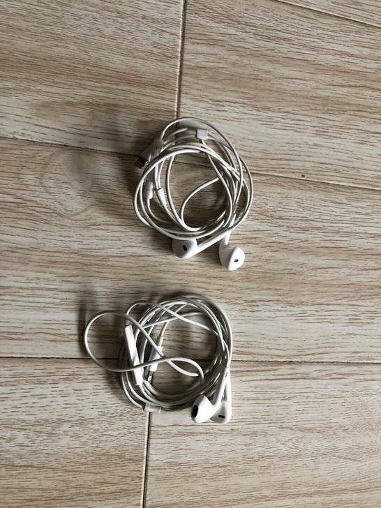 二手苹果耳机，成色还可以，转给需要的人