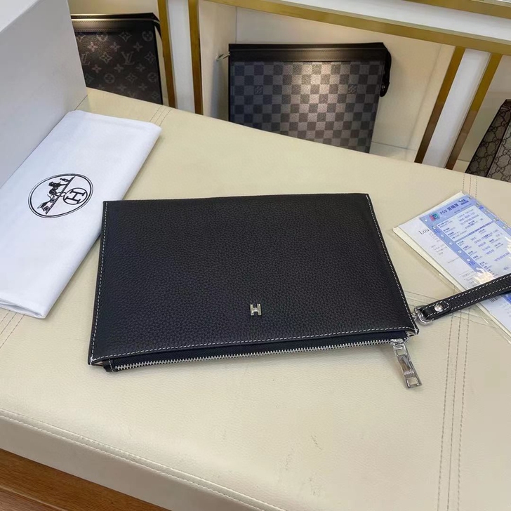 正品闲置爱马仕手拿包  99成新，包装票据...
