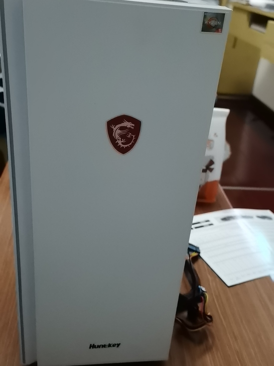 出售闲置，航嘉机箱，一切正常。