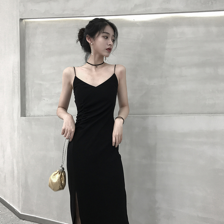 2019款夏季女装连衣裙黑色吊带裙小黑裙内...