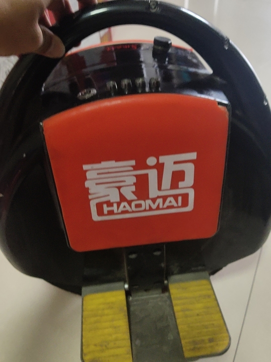 电动独轮平衡车，只支持同城自取，不包邮。