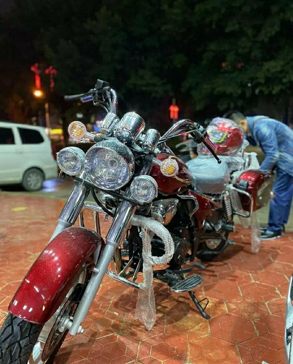 复古太子二手摩托车精品车，本田，铃木，雅马...