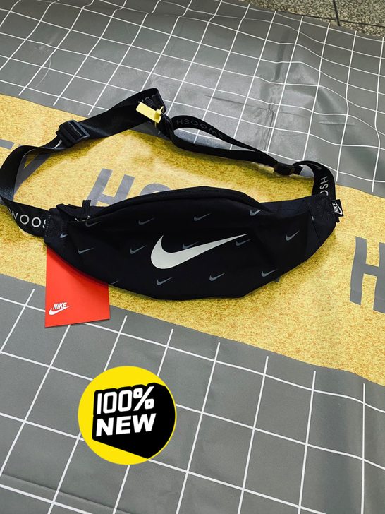 [全新捡漏]Nike女款潮流时尚斜挎包耐克...