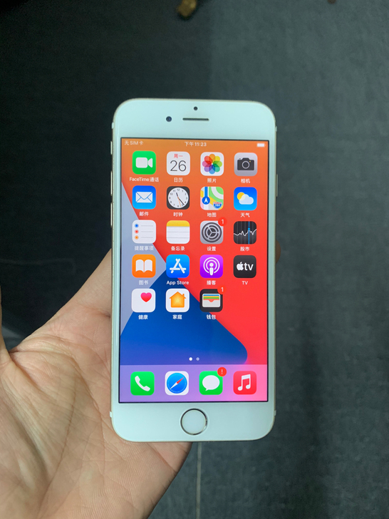 iPhone6s 64G金色，手机成色如下...