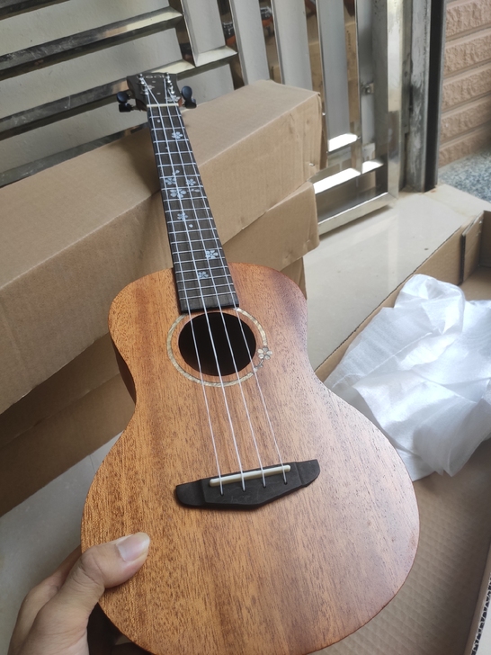 便宜出全新26寸单板尤克里里工厂清仓价甩卖...