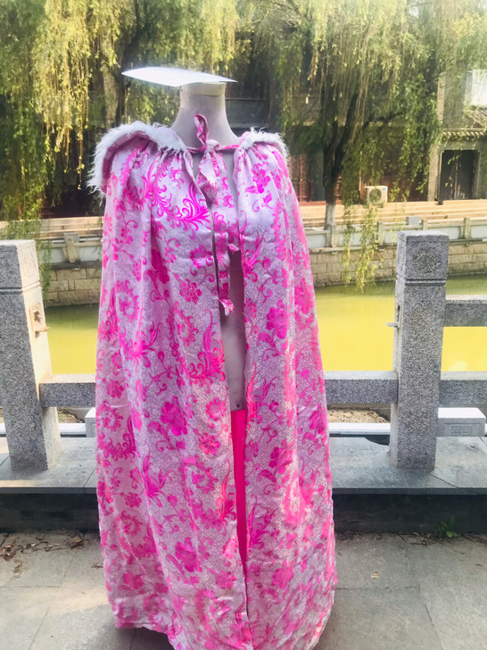 二手古装,披风,以前开古装摄影,现改行便宜...