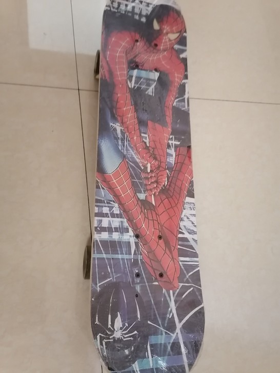 闲置滑板。给孩子买的，滑了两次，没兴趣学了...