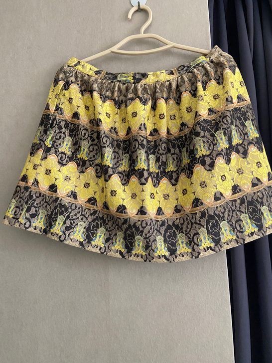 半身裙带拉链带兜 95新 100-150可...