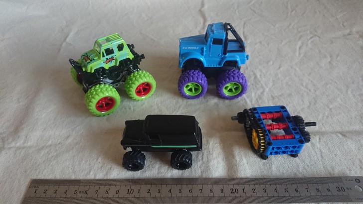 处理捡漏 合金汽车模型 玩具小车（绿色是塑...