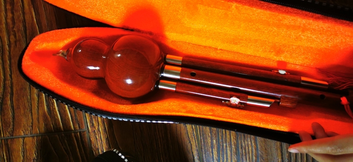 嘴烂的有点厉害的C调 红木葫芦丝