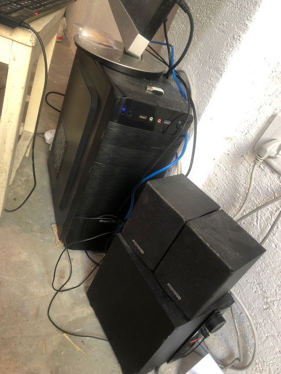 出售闲置办公电脑，配套齐全。