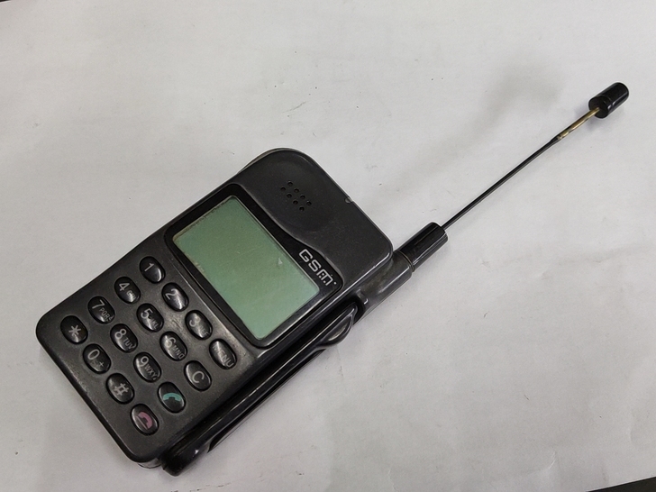 SONY手机CMD-Z1鸵鸟,成色新,能开...