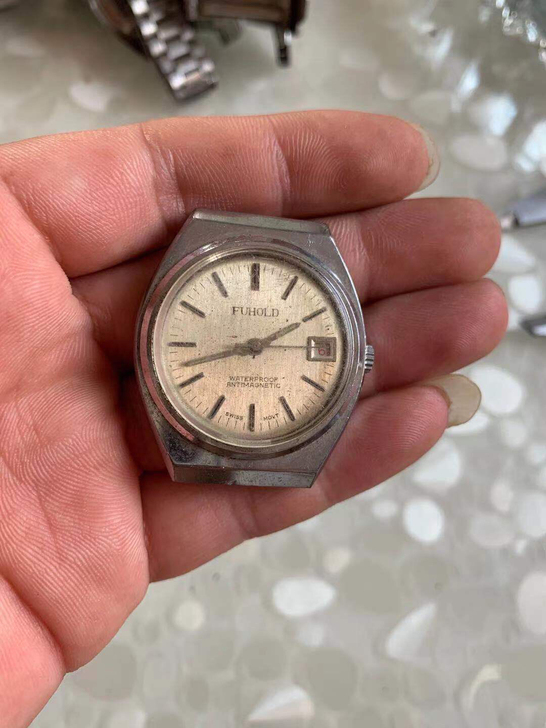 机械表一个不走了特价38元包邮，偏远地区加...