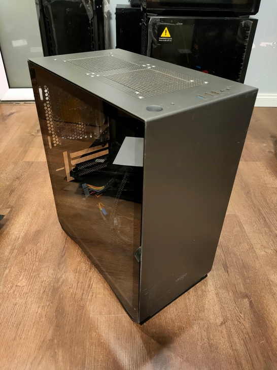 爱国者M2机箱,带先马500w金牌电源。二...