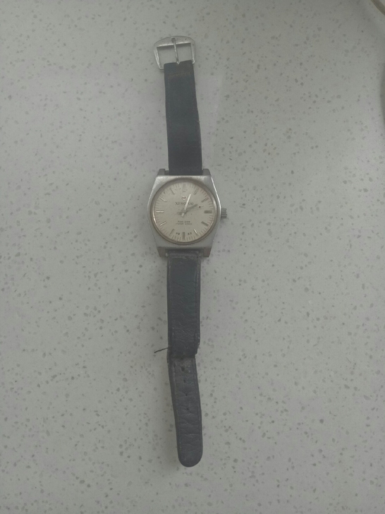 早期武汉手表厂星火牌手表，晃动秒针能走动几...