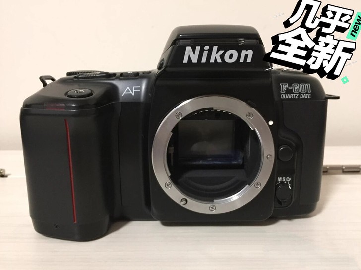 尼康F601QD自动胶片单反相机 功能正常...
