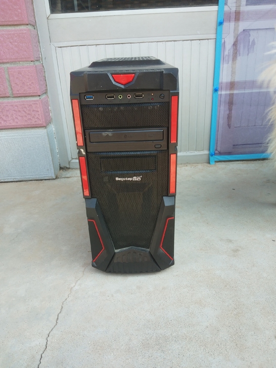 电脑机箱成色好带电源光驱