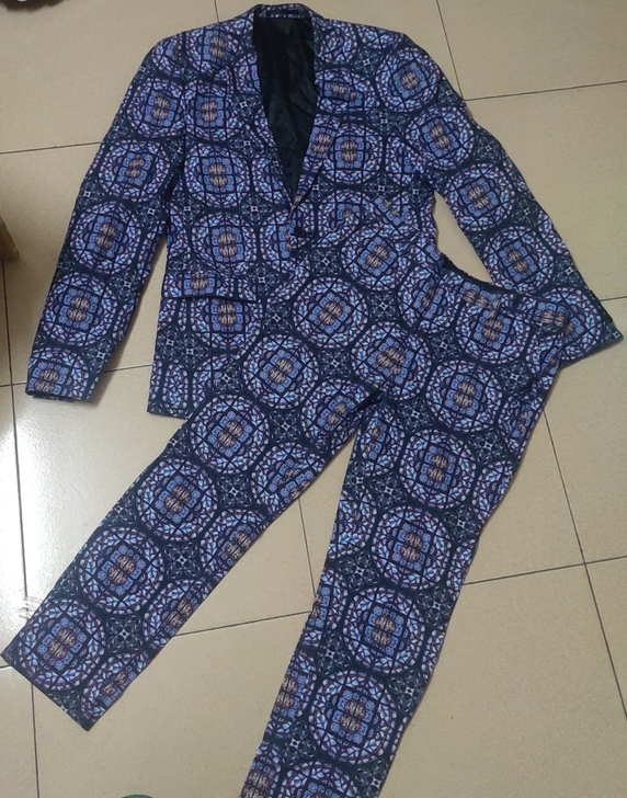 ASOS西服套装，应该是48码，裤子修改过...