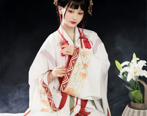 池夏繁花入梦:云裳仙 晋制直领宽袖襦交窬裙...