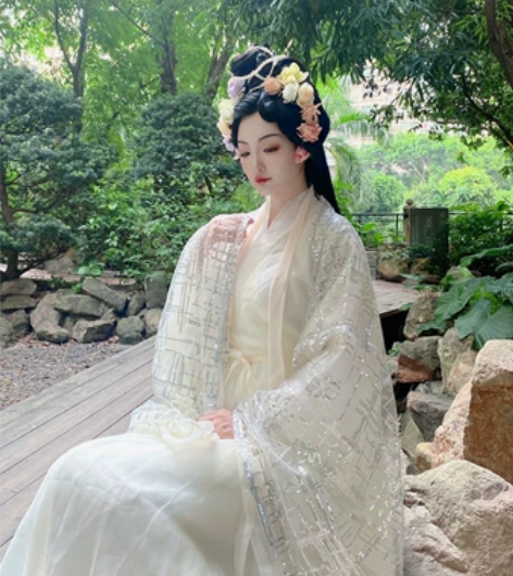 古装女汉服魏晋风米黄色 9成新 拍照直播穿...