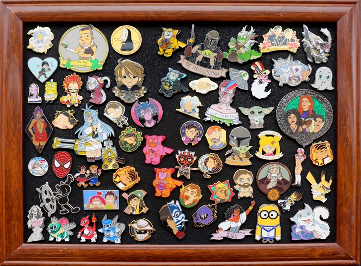 ③ 各种胸章徽章胸针pin