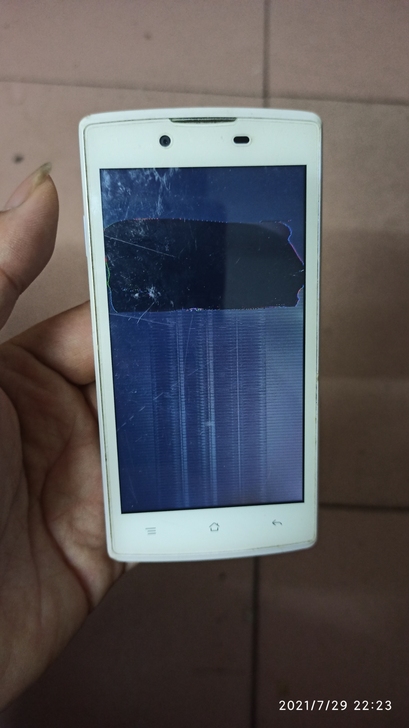 OPPO R831S 屏幕压坏了，正常开机。