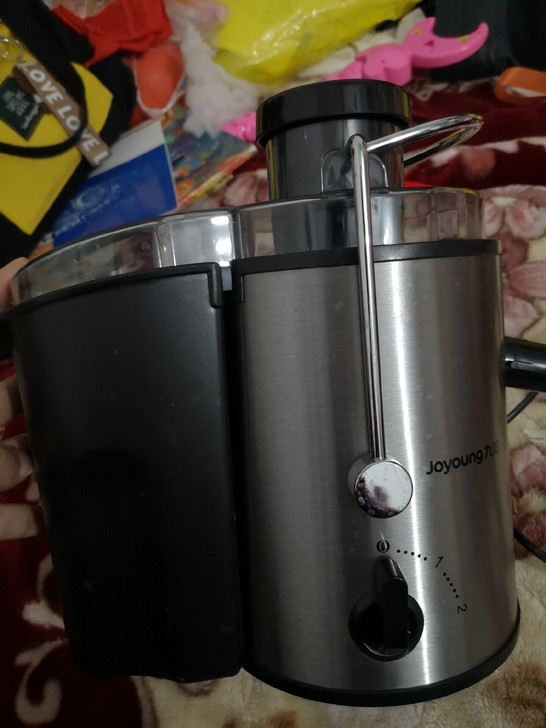 九阳榨汁机,用过两次 不想要了 放家里占...