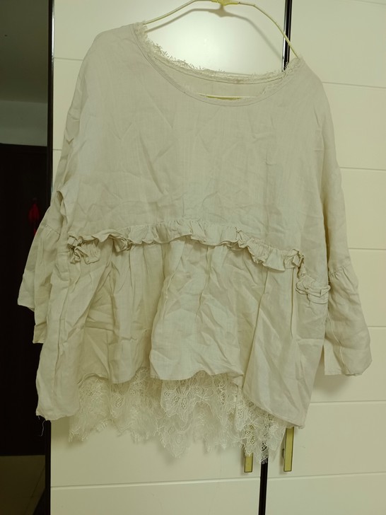 亚麻娃娃装，很舒服的料子，刚从收纳箱拿出来...