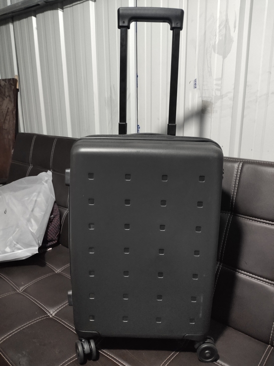 小米20寸黑色青春版登机箱，几乎全新，静音...