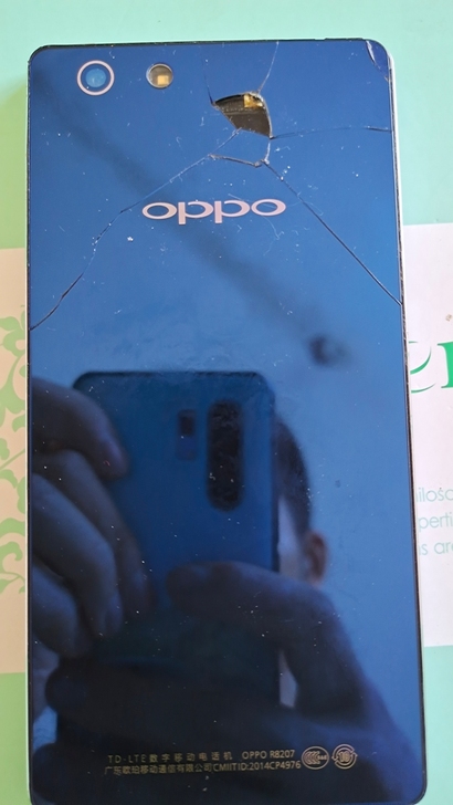 oppo r8207 手机后盖摔碎了，其它...