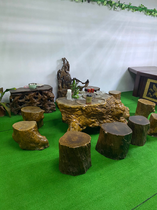 根雕茶桌家里闲置转让,尺寸.一个桌子配个实...