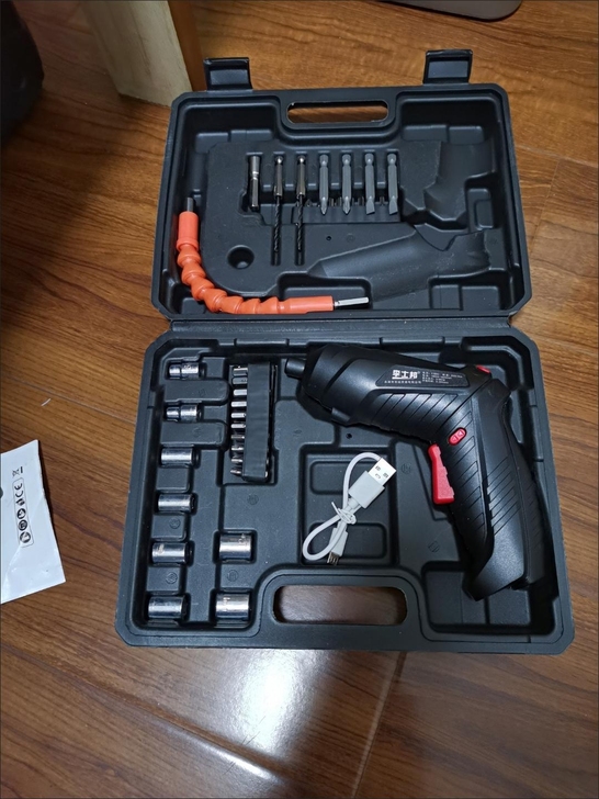 全新 包邮 电动螺丝刀充电多功能家用小型螺...