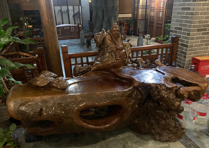 闲置茶台以前从缅甸运回，整块树根做成，买时...