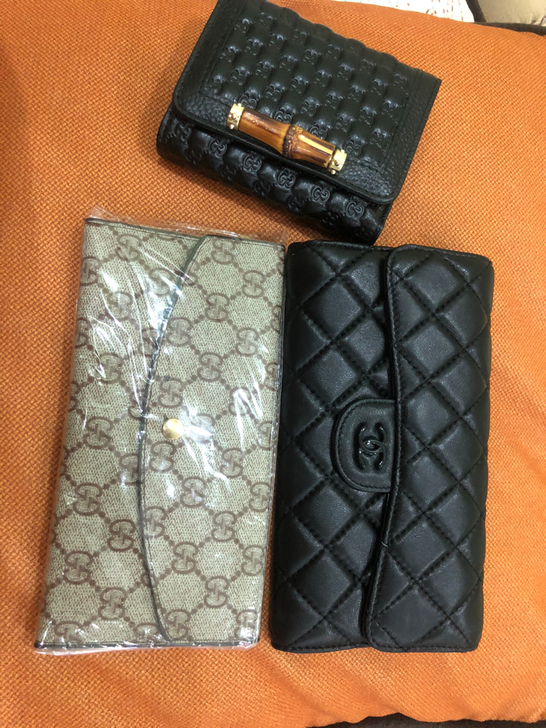 大牌真皮1:1钱包，买二送一（送的随机）