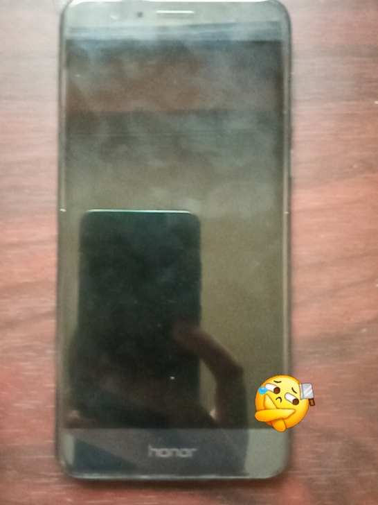 荣耀8青春版，背面碎了一点，性能完好，就是...