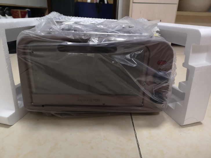 九阳电烤箱，全新未使用，型号KX10-V6...