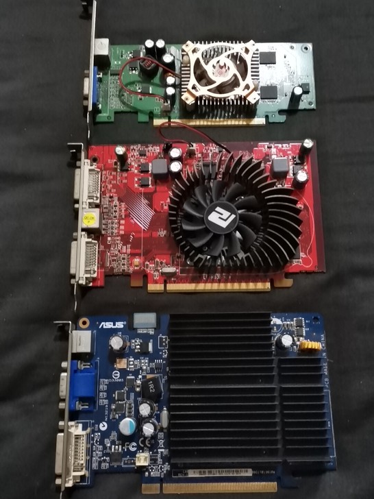 电脑显卡，可以使用，功能正常，售出后不退不...