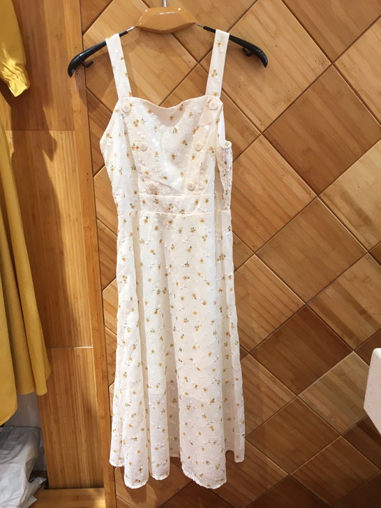 爱衣服吊带裙特价59，SML全新带吊牌实体...